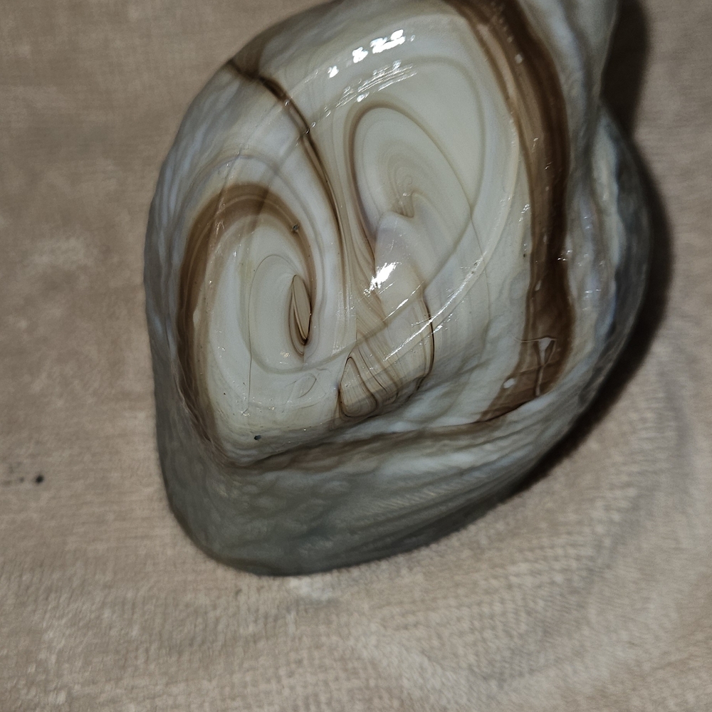 Elegant Slag Glass Swan - Picture 5 of 8